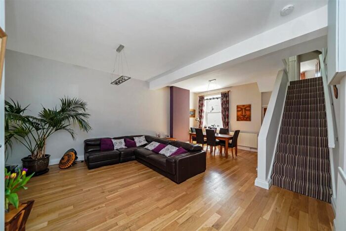 3 Bedroom Semi-Detached House To Rent In Willow Street, London, E4