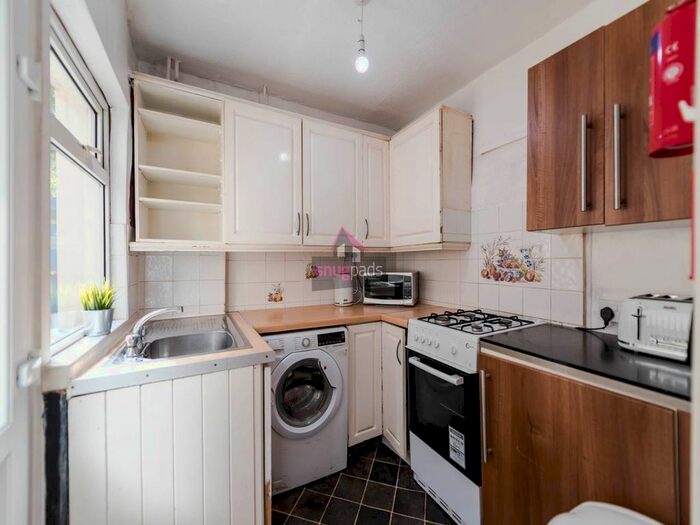 4 Bedroom Property To Rent In Wallness Lane, Salford, M6