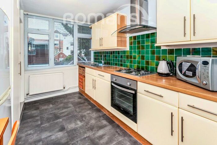 3 Bedroom Apartment To Rent In Atherton Court, SL4