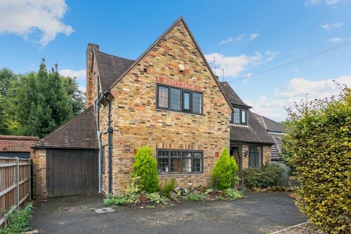 3 Bedroom Detached House To Rent In Cassiobury Drive, Watford, WD17