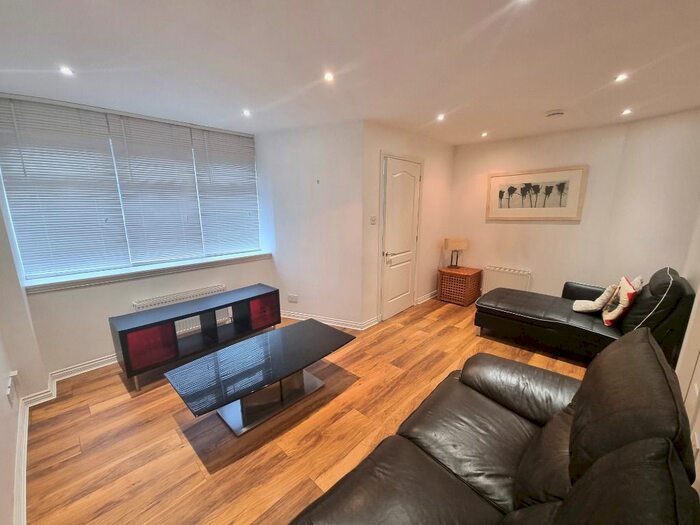 1 Bedroom Flat To Rent In Commerce Street, City Centre, Aberdeen, AB11