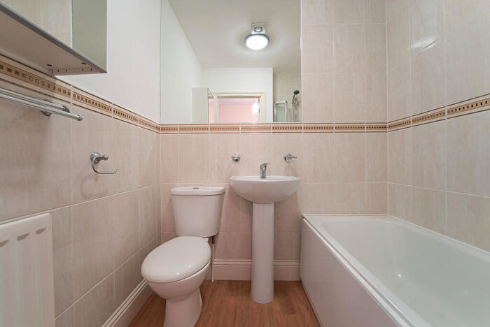 2 Bedroom Flat For Sale In Locking Road, BS23