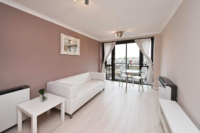 1 Bedroom Flat To Rent In Savoy Court, Cromwell Road, London, SW5