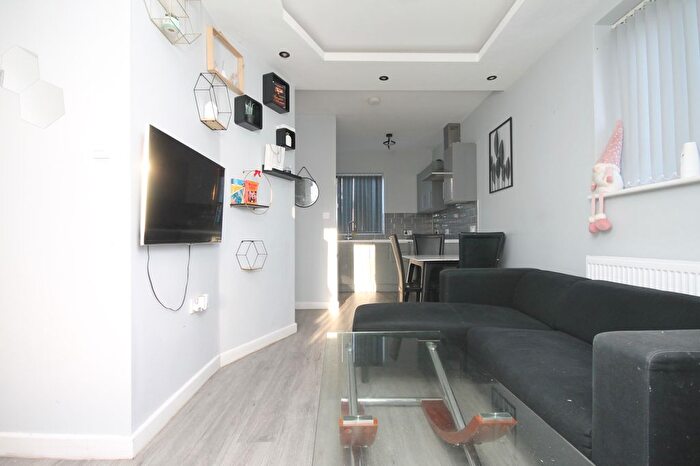 2 Bedroom Flat To Rent In White Lane, Gleadless, Sheffield, S12