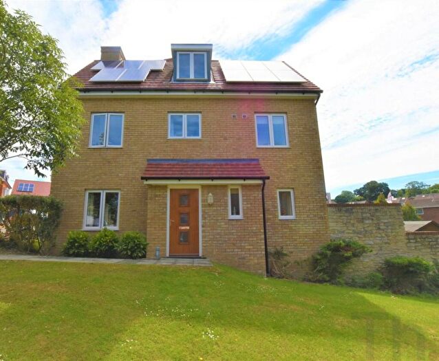 3 Bedroom Detached House To Rent In East Cowes, Isle Of Wight, PO32