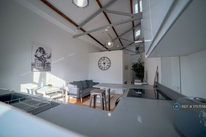 Studio To Rent In Guildford Street, Luton, LU1