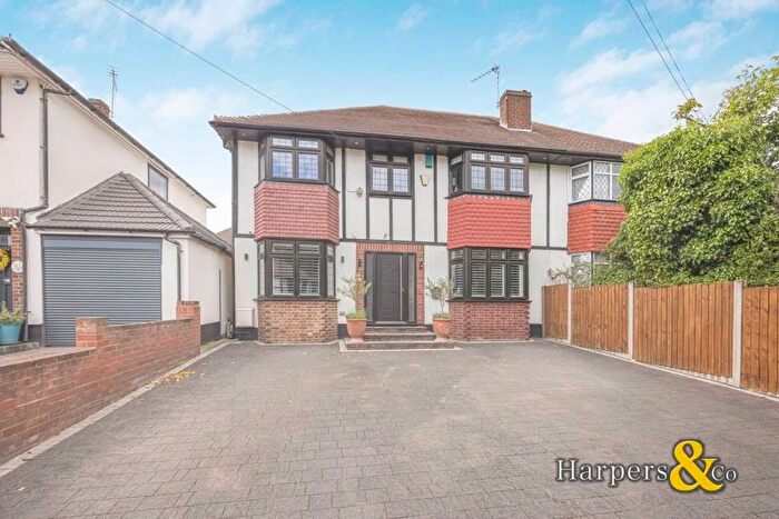 5 Bedroom Property For Sale In Arcadian Avenue, Bexley, DA5