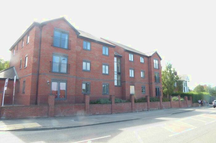 2 Bedroom Flat To Rent In Kilner Court, Doncaster, DN12