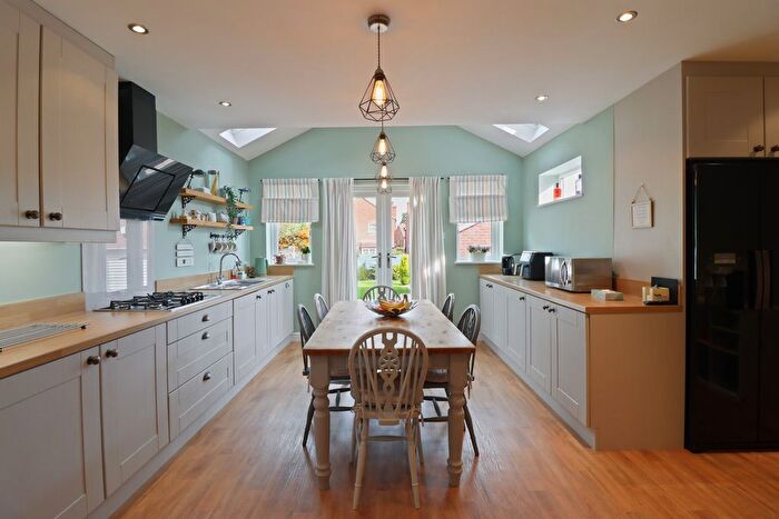 3 Bedroom Semi-detached House For Sale In Swinston Hill Road, Sheffield, S25