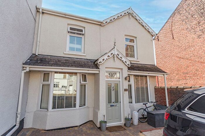 3 Bedroom Semi-Detached House For Sale In Victoria Avenue, Newport, NP19