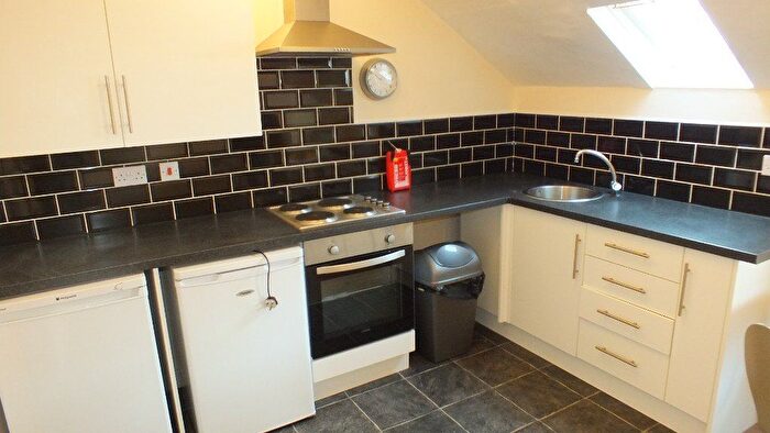 1 Bedroom Flat To Rent In Manor Terrace, Headingley, Leeds, LS6
