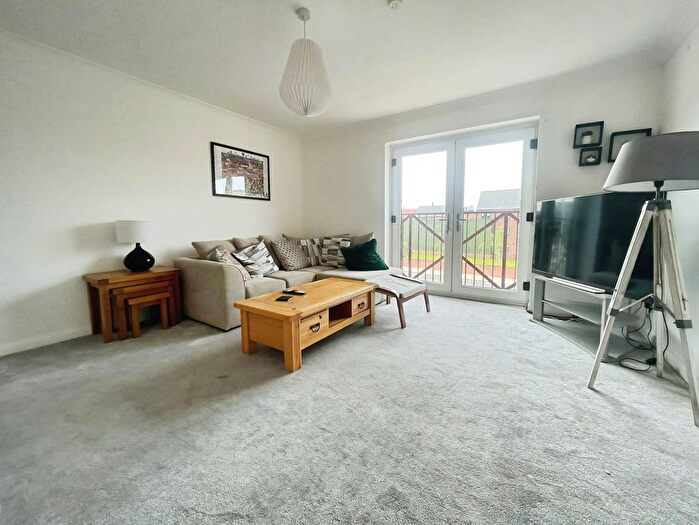 2 Bedroom Flat To Rent In Grammar School Yard, City Centre, Hull, HU1