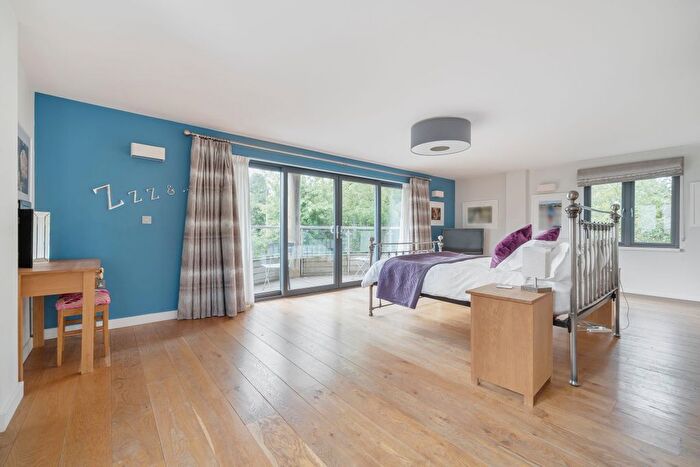 4 Bedroom Detached House For Sale In Carnmarth, Carharrack, West Of Truro, Cornwall, TR16