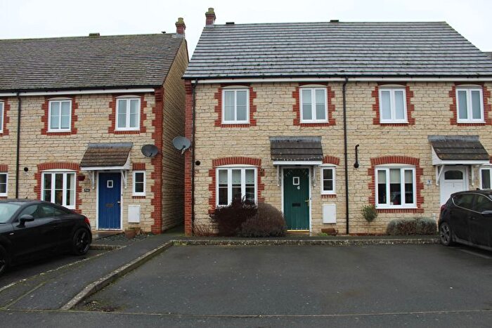 3 Bedroom Terraced House To Rent In Bed Family Home, Stanford In The Vale, Faringdon, SN7