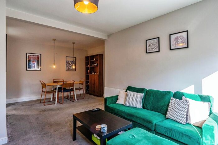 2 Bedroom Apartment To Rent In Serbin Close, Leyton, E10