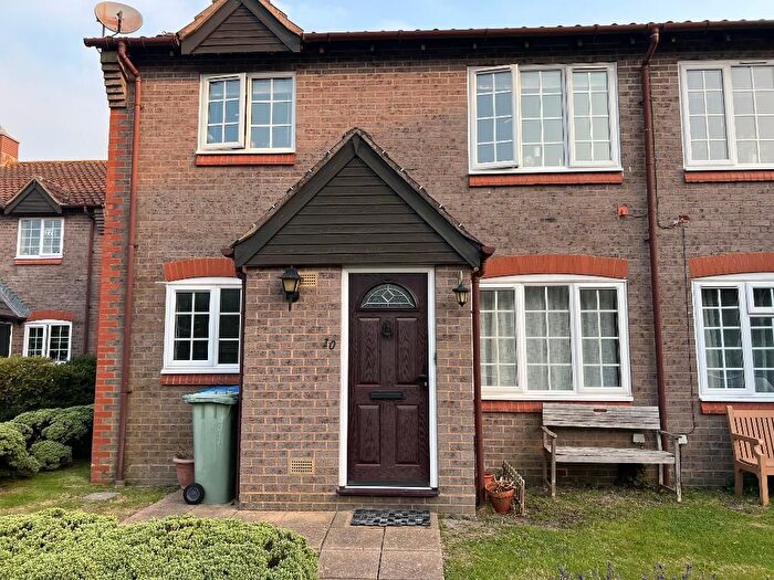 2 Bedroom Flat To Rent In Market Field, Steyning, West Sussex, BN44