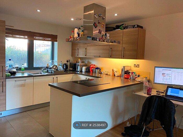 3 Bedroom Flat To Rent In Treby Street, London, E3