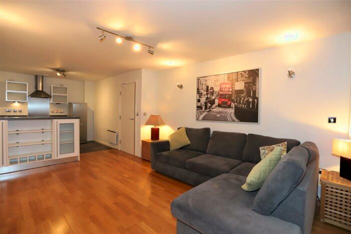 2 Bedroom Apartment To Rent In Blantyre Street, Castlefield, M15