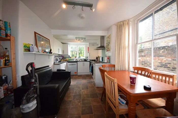 4 Bedroom Terraced House To Rent In Fortnam Road, Archway, N19