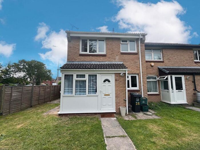 1 Bedroom End Of Terrace House For Sale In Stonebridge, Clevedon, North Somerset, BS21