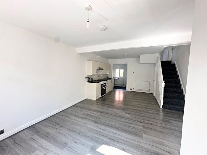 3 Bedroom Terraced House To Rent In Neath, SA11