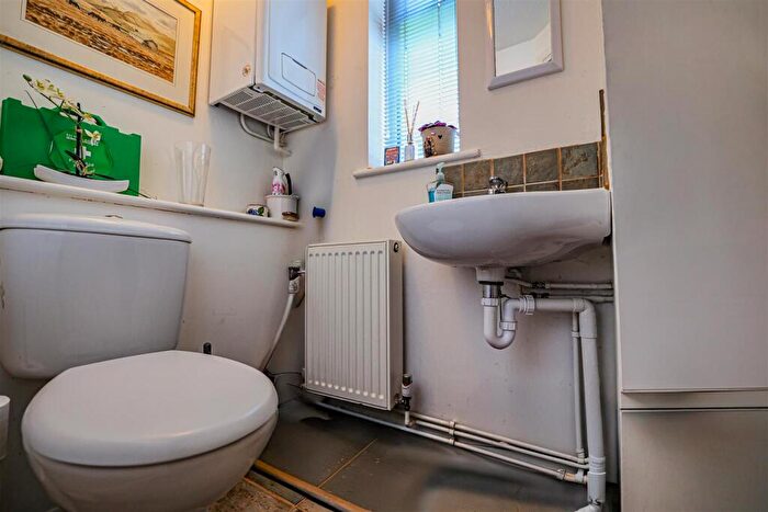 4 Bedroom Detached House For Sale In Bramfield Place, Hemel Hempstead, HP2