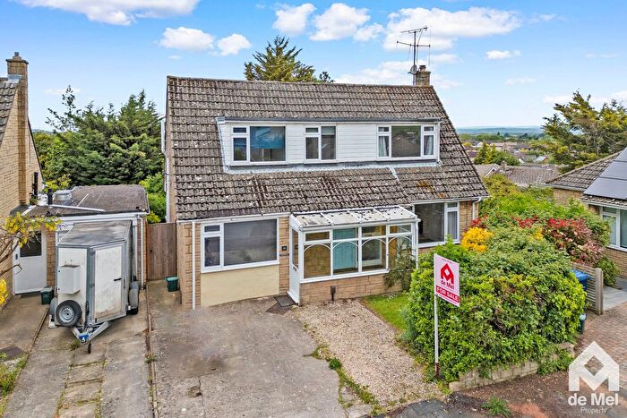 4 Bedroom Detached House For Sale In Beverley Gardens, Woodmancote, GL52