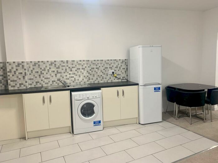 2 Bedroom Apartment To Rent In Hounds Gate House, Nottingham, NG1