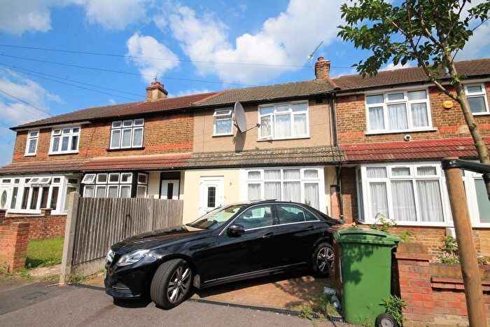 4 Bedroom Terraced House To Rent In West Road, Rush Green, Romford, RM7