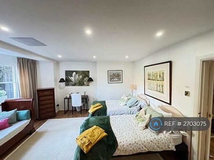 2 Bedroom Flat To Rent In Maze Hill Entrance, London, SE3