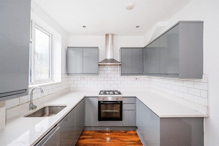 3 Bedroom Terraced House For Sale In Cavendish Drive, London, E11