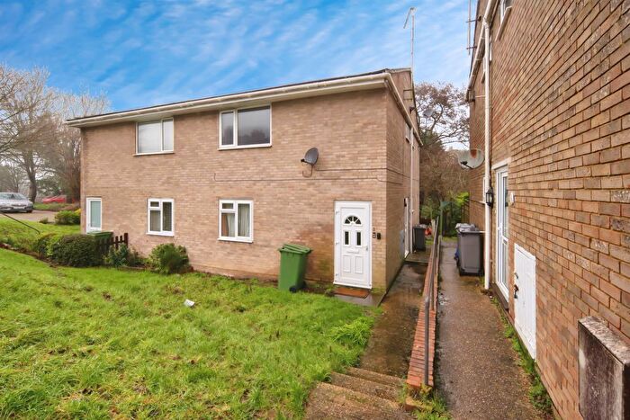 1 Bedroom Flat For Sale In Brackendale, Hastings, TN35