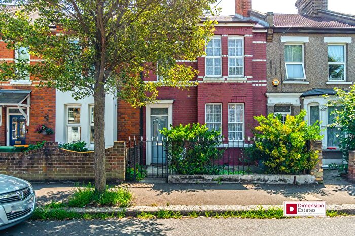 4 Bedroom Terraced House To Rent In Janson Road, Stratford, London, E15
