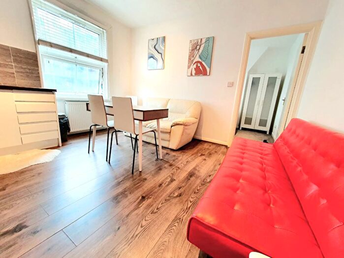 1 Bedroom Flat To Rent In Preston House, London, SE1