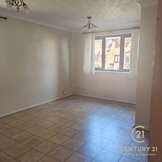 1 Bedroom Flat To Rent In Pittman Gardens, Ilford, IG1