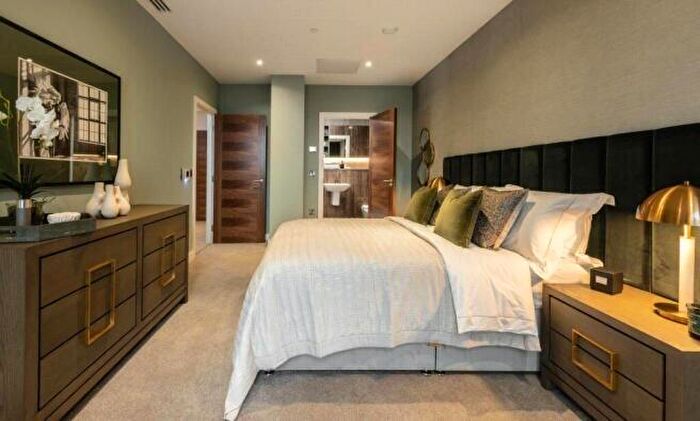 3 Bedroom Apartment To Rent In St. Johns Wood Park, London, NW8