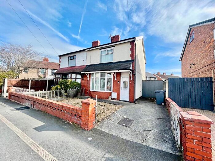2 Bedroom Semi-Detached House To Rent In Chislehurst Avenue, Blackpool, FY4