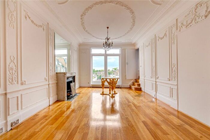 1 Bedroom Flat To Rent In Ennismore Gardens, South Kensington, SW7