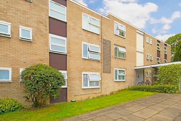 1 Bedroom Flat To Rent In Hepple Close, Isleworth, TW7