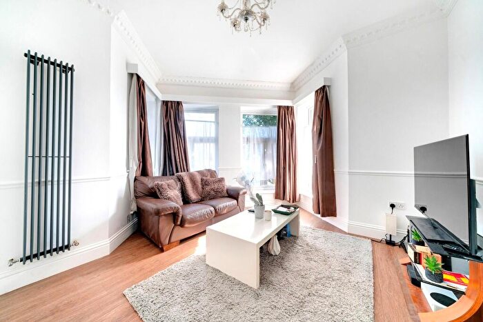 1 Bedroom Apartment To Rent In Whipps Cross Road, London, E11