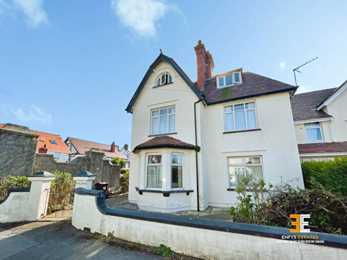 2 Bedroom Flat For Sale In St. Davids Place, Llandudno, LL30