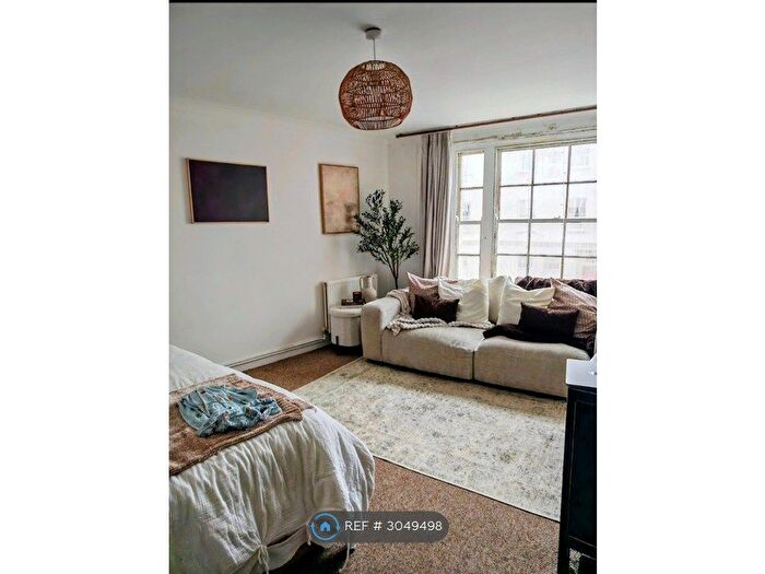 Studio To Rent In Princess Victoria St, Bristol, BS8