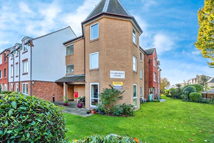 2 Bedroom Flat For Sale In Campbell Road, Bognor Regis, West Sussex, PO21