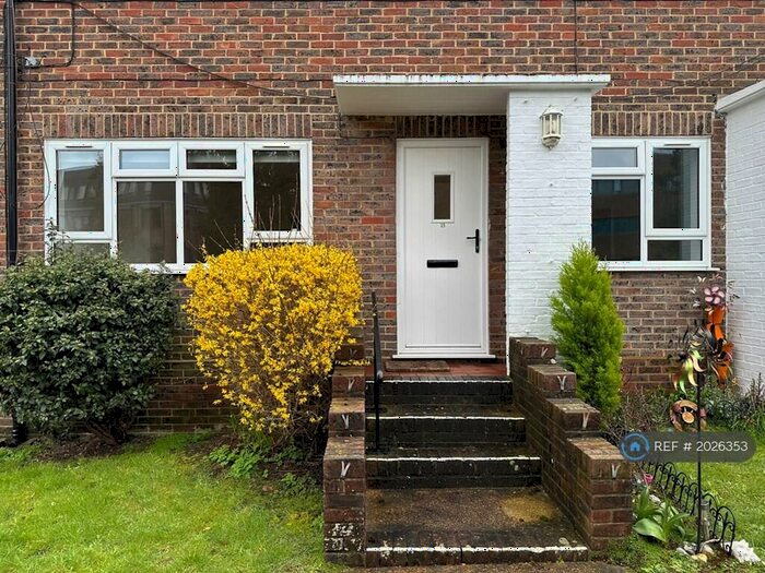 2 Bedroom Flat To Rent In Ormerod Court, Haywards Heath, RH16