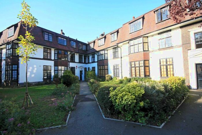 2 Bedroom Flat To Rent In Surbiton Crescent, Kingston Upon Thames, KT1