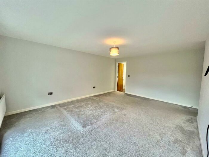 2 Bedroom Apartment To Rent In Ashfield Court, Low Fell, NE9