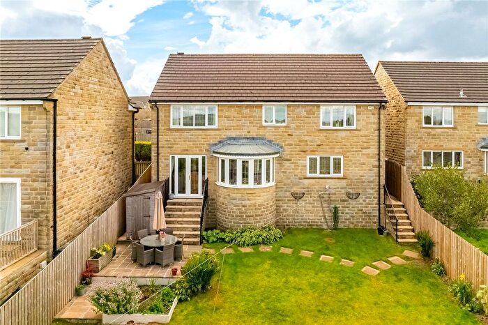 5 Bedroom Detached House For Sale In Hawthorne Way, Shelley, Huddersfield, HD8