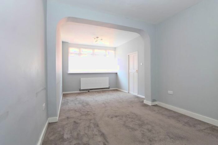 4 Bedroom End Of Terrace House To Rent In Evelyn Grove, Southall, UB1
