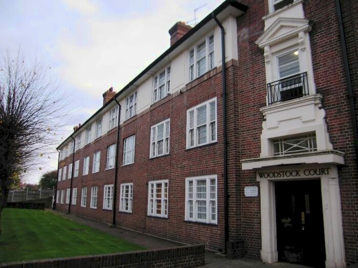 2 Bedroom Flat To Rent In Woodstock Court, London, SE12