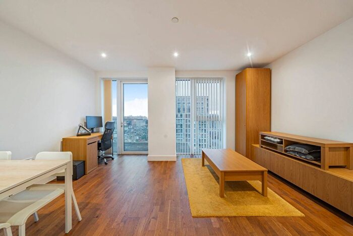 2 Bedroom Flat To Rent In Duncombe House, Woolwich Riverside, London, SE18